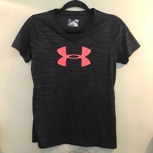Black Under Armour shirt